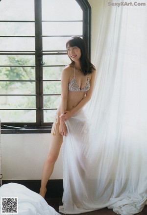 Yuki Kashiwagi 柏木由紀, Big Comic Spirits 2018 No.52 (ビッグコミックスピリッツ 2018年52号)